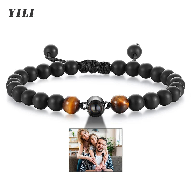 Brățară Personalizată cu Proiecție Foto și Mărgele Black Matte Tiger Eye – Cadou Unic și Emoționant