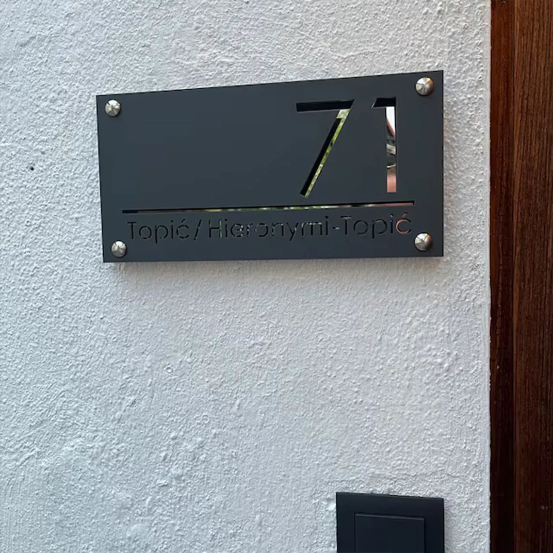 Placă Număr Casă Personalizat APF® – 3D Acrilic, Exterior, Stradal, Laser Cut cu LOGO Personalizat
