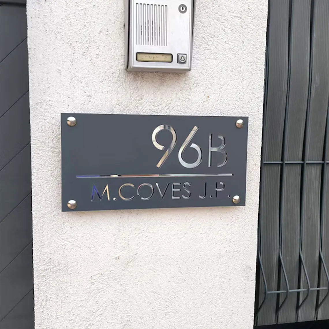 Placă Număr Casă Personalizat APF® – 3D Acrilic, Exterior, Stradal, Laser Cut cu LOGO Personalizat